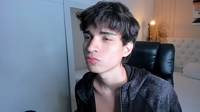 CONNOR STONNE  online show from April 16, 11:51 pm