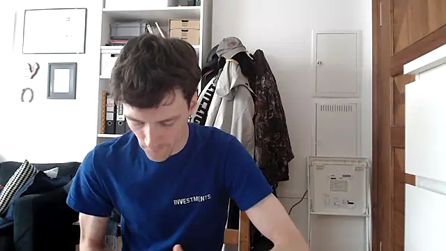 Snapshot of MindlyXXX chatting on October 2, 8:29 am MindlyXXX online show from October 2, 8:29 am