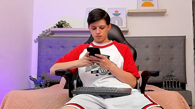 sebastamayo  online show from March 17, 6:27 am