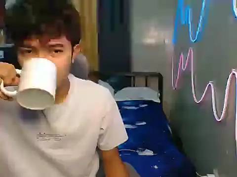 Ur hottestjonny online show from June 26, 11:29 pm