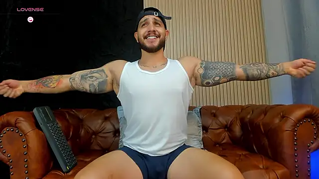 KyleNorth  online show from February 6, 1:08 pm