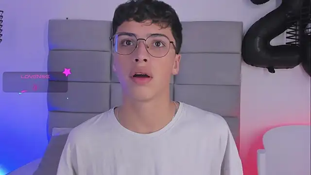 JoshClaarktt online show from April 9, 4:21 am