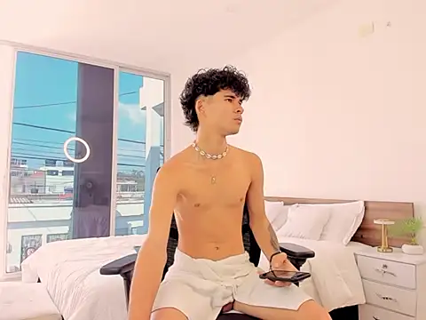 back thomson online show from December 22, 8:06 pm