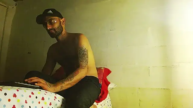 Alex Flame  online show from May 8, 2:12 am
