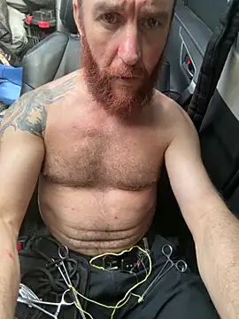 HouseOfHans online show from April 13, 5:02 pm