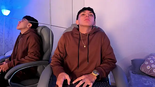  TaylorBlack online show from January 9, 11:48 am