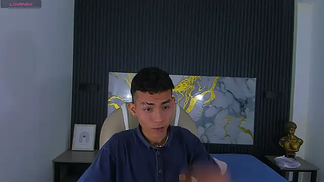 TaylerMiles online show from January 13, 4:50 am