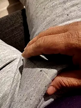 joaquinvaladez online show from February 28, 8:24 am