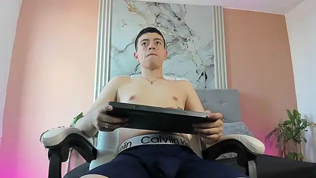 alex xhunter online show from March 11, 7:32 pm