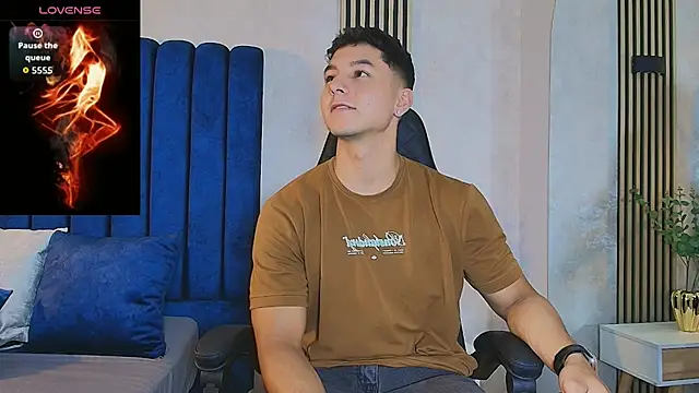 Noah Clarkk online show from May 25, 5:52 pm