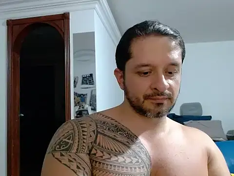 gonzzohunterr online show from August 5, 2:27 am