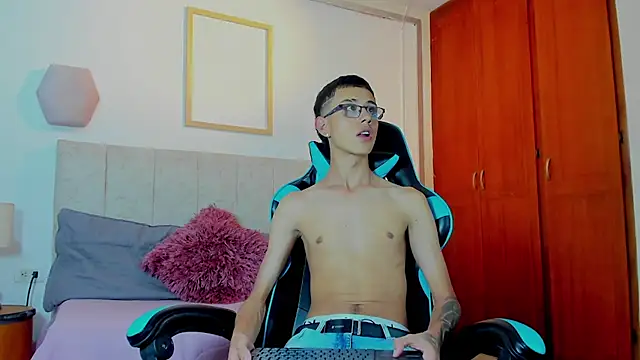 asher lux online show from March 31, 10:00 pm