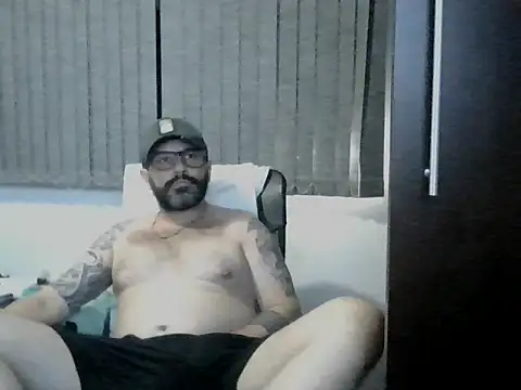 HairyBearTopDominantxh online show from January 13, 1:59 pm