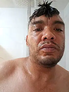 latinomoreno95 online show from May 2, 5:05 pm