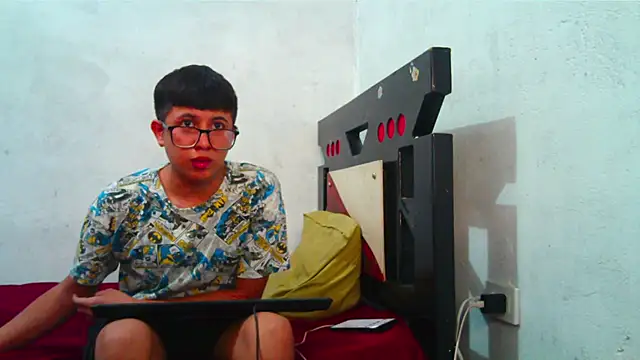 DIDIER 777 online show from April 6, 3:14 am