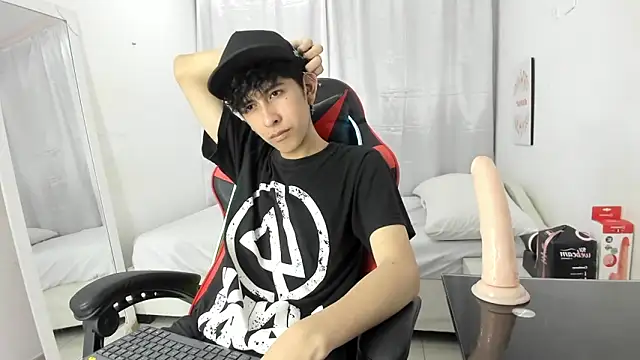 julian xx online show from March 16, 8:13 pm