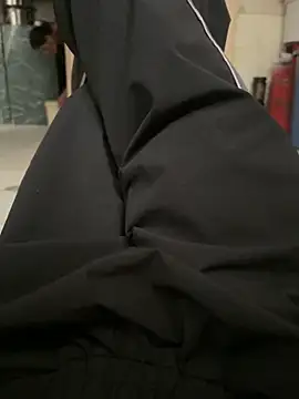 zxcvgf12300 online show from April 24, 10:17 am