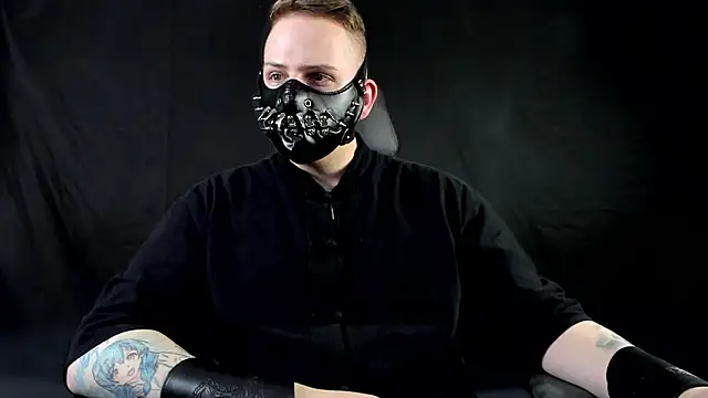 NoirWarden online show from February 5, 4:14 pm