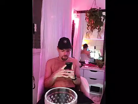 1enriconeto online show from August 3, 9:54 pm