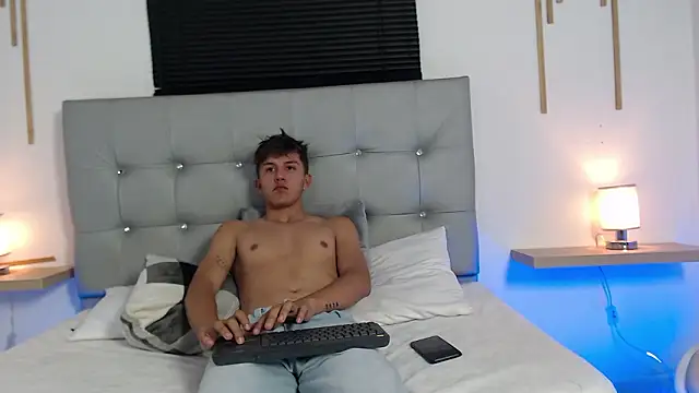 johnny blake  online show from January 15, 1:09 am