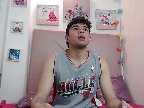 iam  lukas   online show from January 15, 2:09 pm