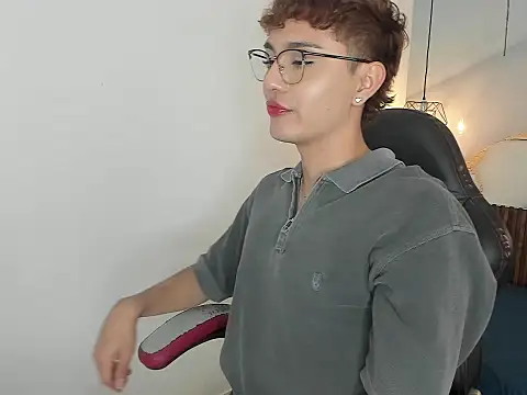 ReneePaz online show from January 13, 6:34 pm