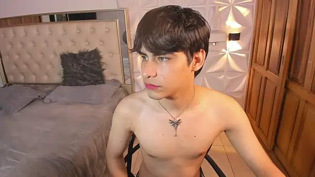 IamJuanJoc online show from April 11, 4:19 am