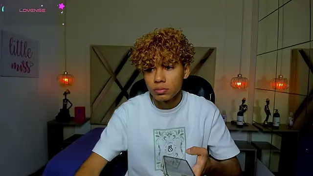 Anyelo Twink online show from July 18, 4:08 am
