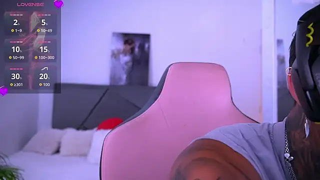 goldenatlasX online show from April 30, 8:05 pm