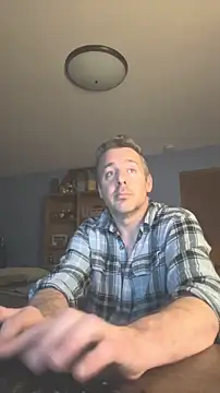 chrisw8140 online show from April 17, 4:59 am