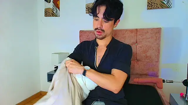 Ethan Briggs  online show from February 13, 3:46 am