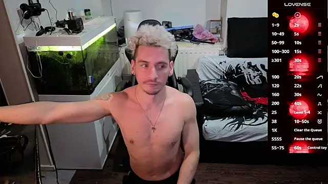 Rayzel White online show from March 2, 8:05 pm