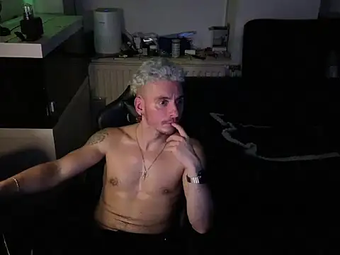 Rayzel White online show from January 17, 11:28 pm