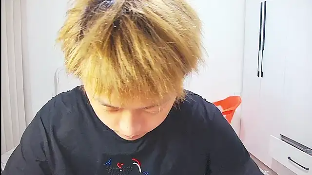 Chocolates-001 online show from June 18, 11:59 am