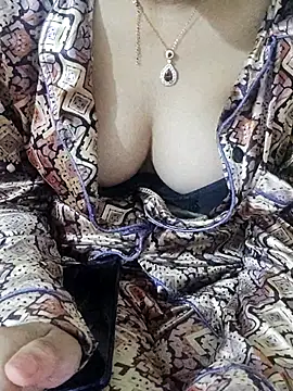 Fifi4532 online show from January 15, 8:00 pm