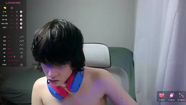 LeonBoykisser online show from February 7, 3:07 pm