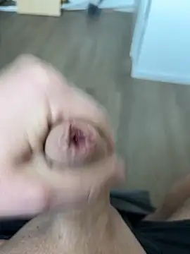 longdong00789 online show from April 7, 9:09 am