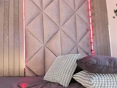 AndrewKenoxx  online show from February 6, 7:44 pm