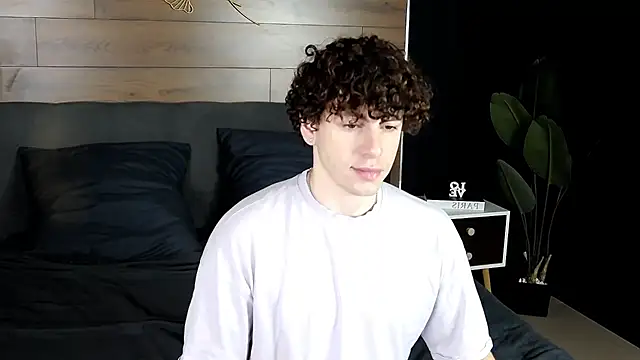 TylerGibson online show from February 4, 3:34 am