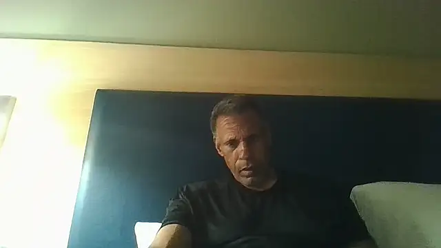 swimmer2496 online show from June 26, 7:11 am