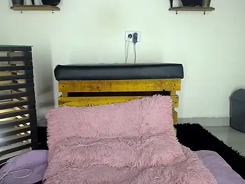 Tatoo Noah online show from March 17, 1:35 pm