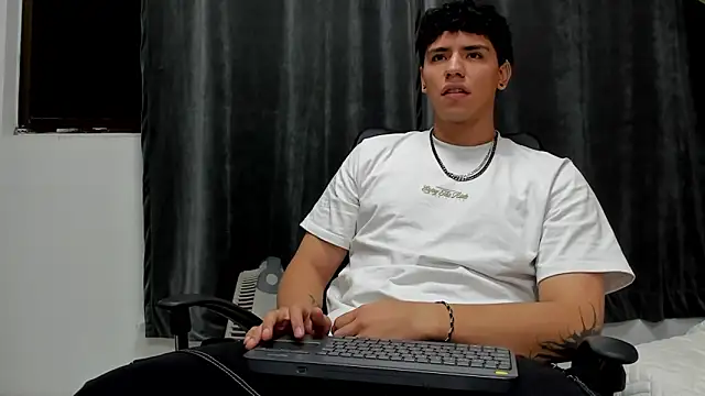 Tobias Vega online show from March 1, 9:20 am