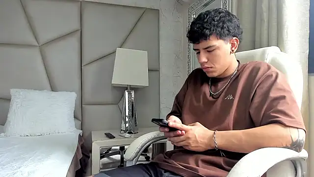 Tobias Vega online show from March 18, 6:11 pm