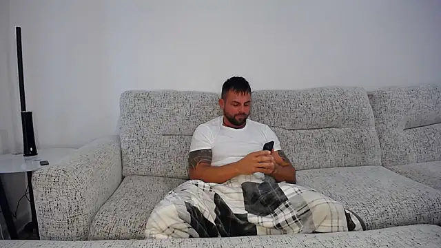 RomanTylers11 online show from January 18, 10:45 pm