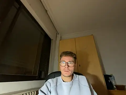 alezz404 online show from January 18, 10:45 pm