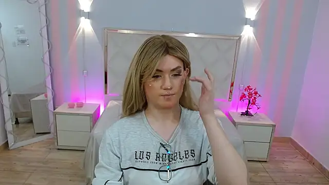 NOOAH TAY online show from February 18, 7:22 pm