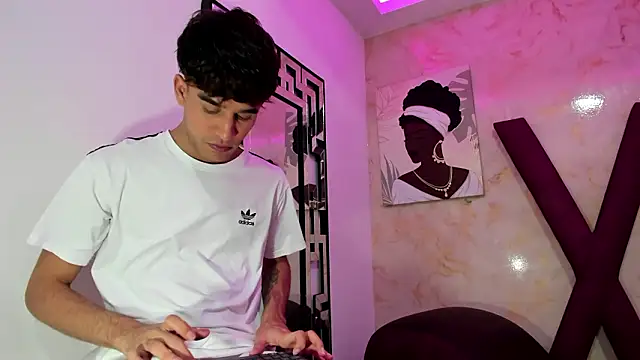 PRETTY COCK1 online show from March 10, 1:44 am