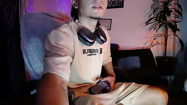 tiancam online show from April 8, 2:45 am