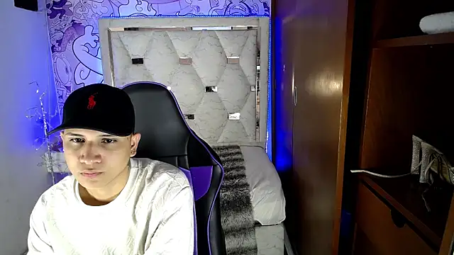 Black diamondd  online show from April 14, 3:11 pm