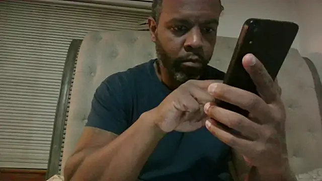 Karifrye online show from February 1, 1:15 am